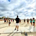 Los beneficios de hacer un team building en la playa